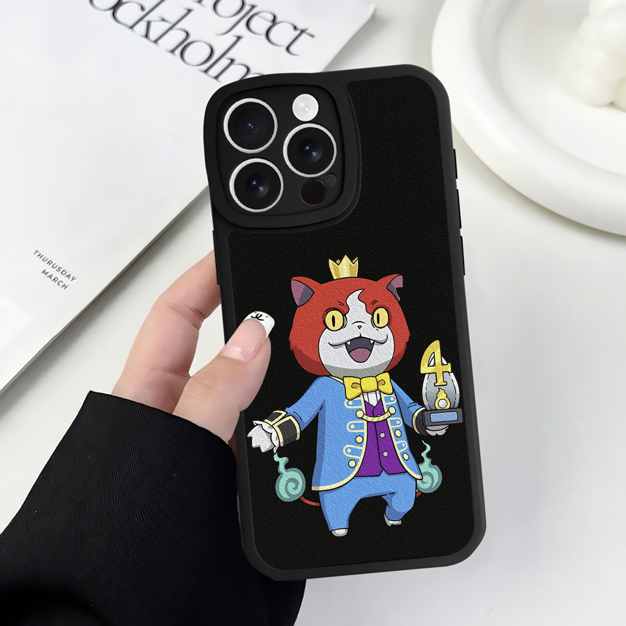 （画像用） 妖怪ウォッチ Yo-kai Watch 【iPhone 16シリーズ対応】シリコンスマホケース（レザー調） 材質：シリコン